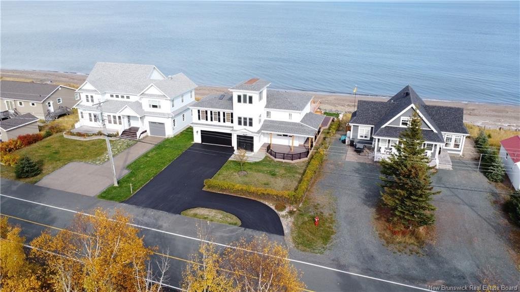 House in Bathurst, New Brunswick, Canada 5 - 17598508
