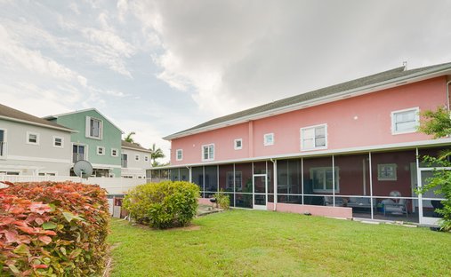 Apartment in George Town, George Town, Cayman Islands 1