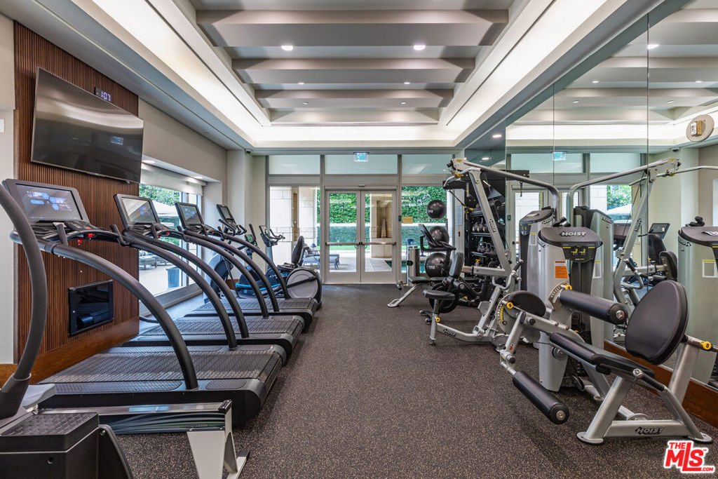 Condo in Los Angeles, California, United States 5 - 17606447