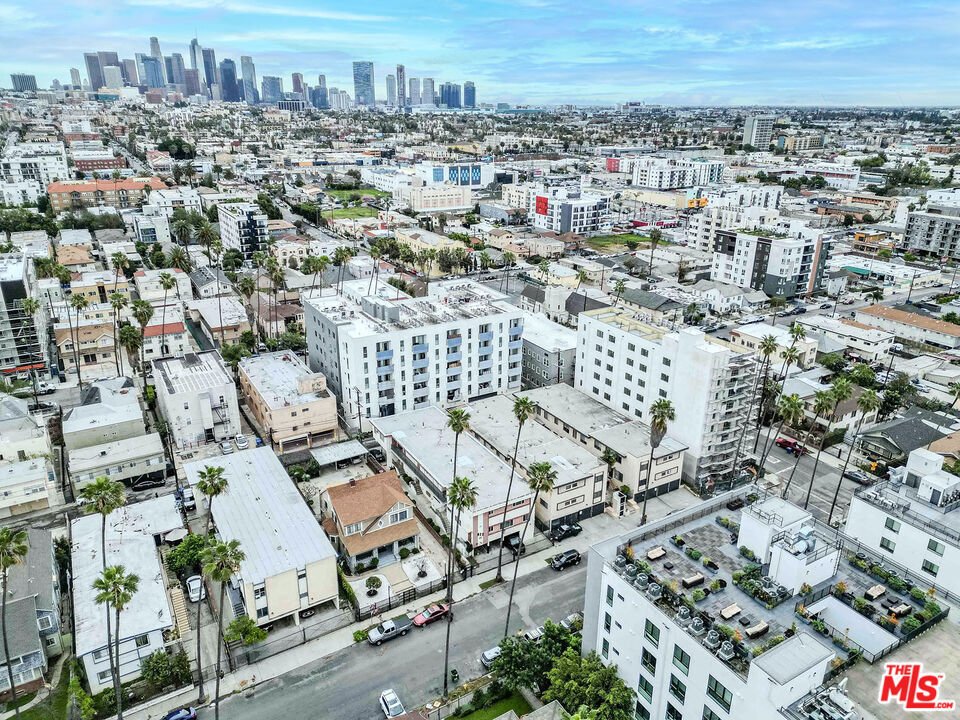 Los Angeles, California, United States 5 - 17605957