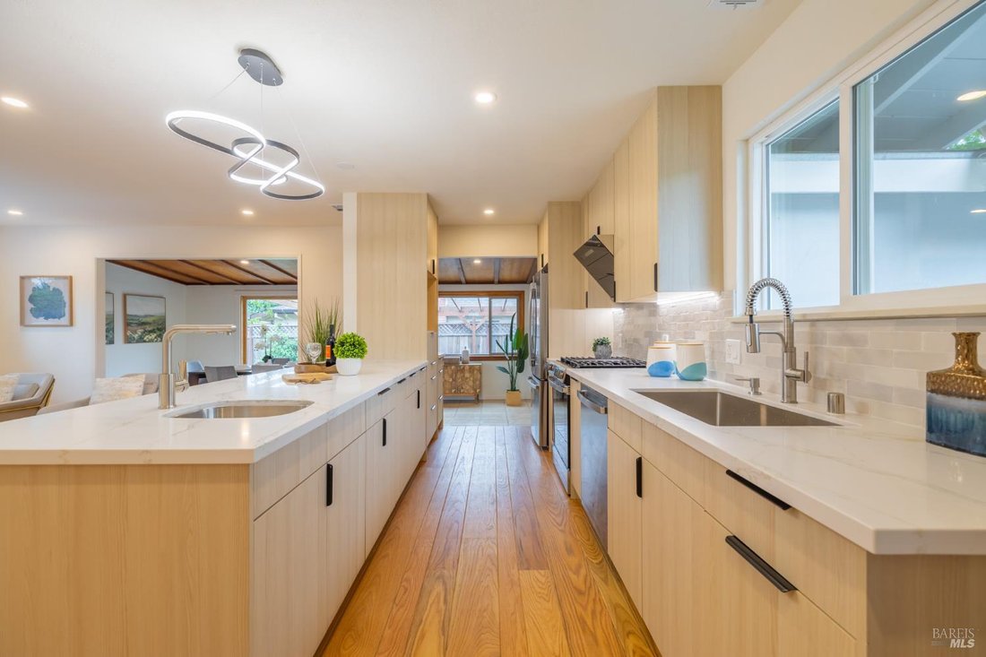 House in Petaluma, California, United States 4 - 17598933
