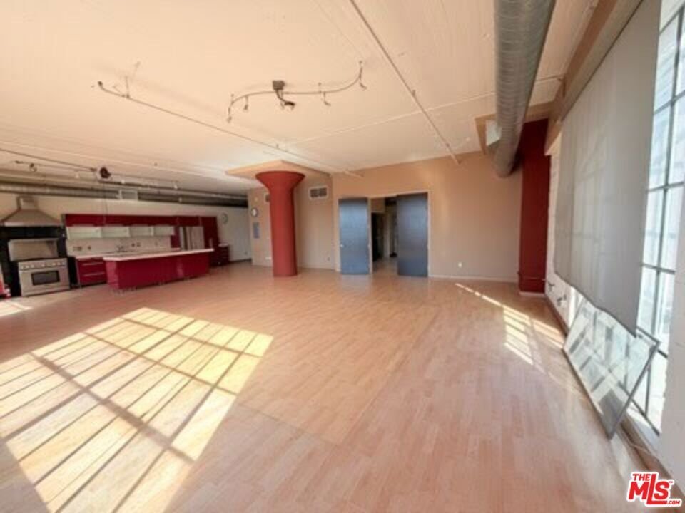 Condo in Los Angeles, California, United States 4 - 16687846