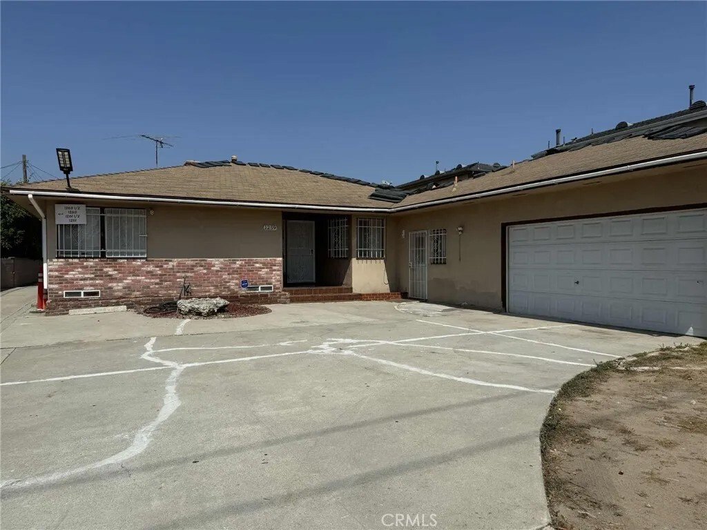 Gardena, California, United States 2 - 16528390