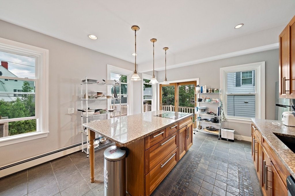 House in Worcester, Massachusetts, United States 4 - 17611885