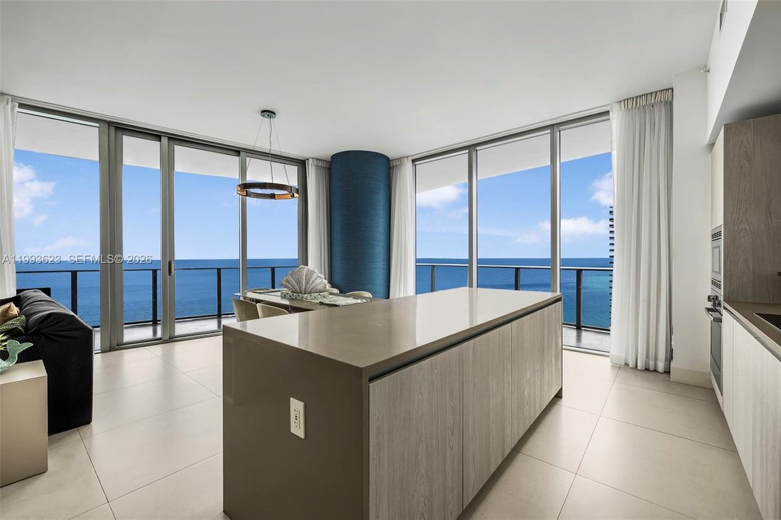 Condo in Hallandale Beach, Florida, United States 5 - 17613379