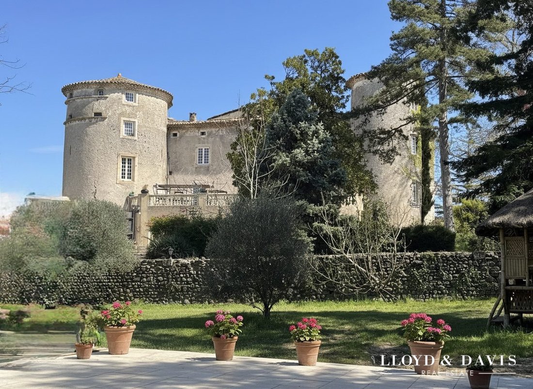 Chateau in Chomerac, Auvergne-Rhône-Alpes, France 2 - 17615149