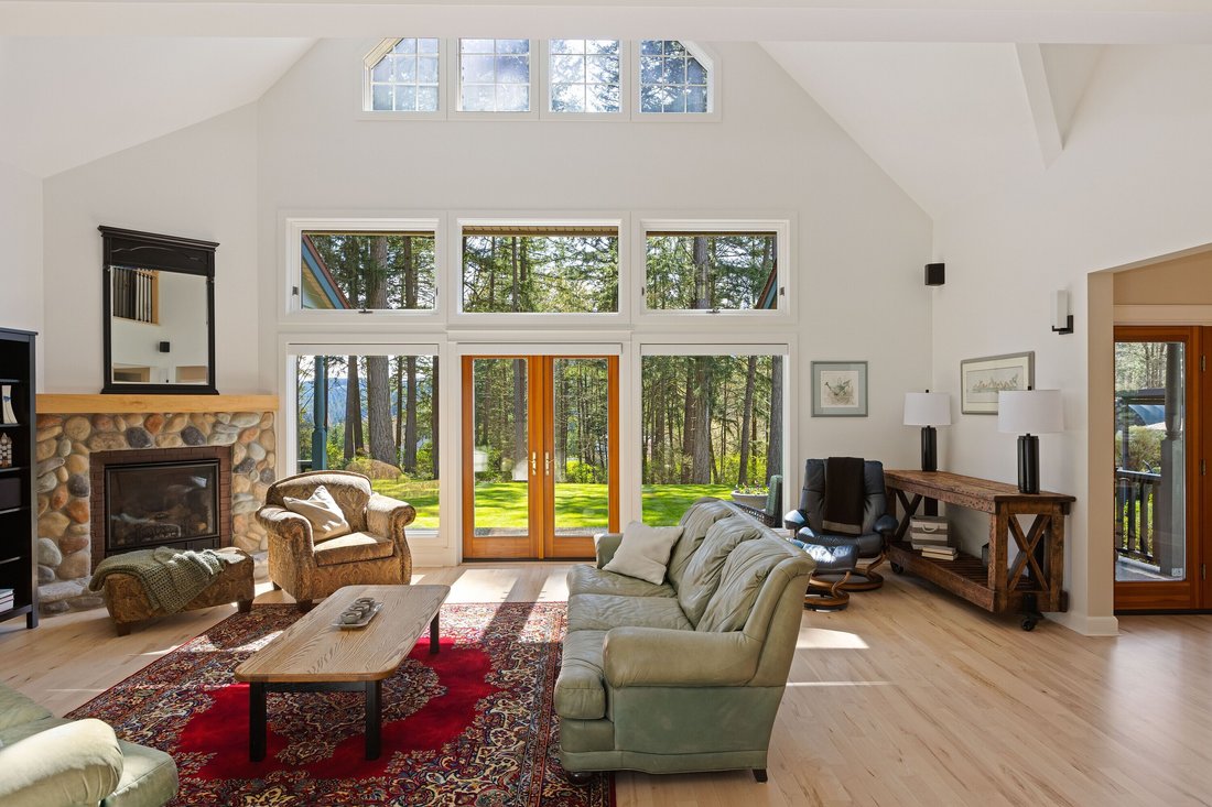 House in Brentwood Bay, British Columbia, Canada 5 - 17603226
