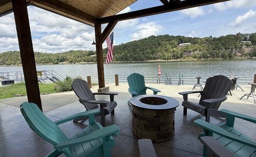 House in Decaturville, Tennessee, United States 1