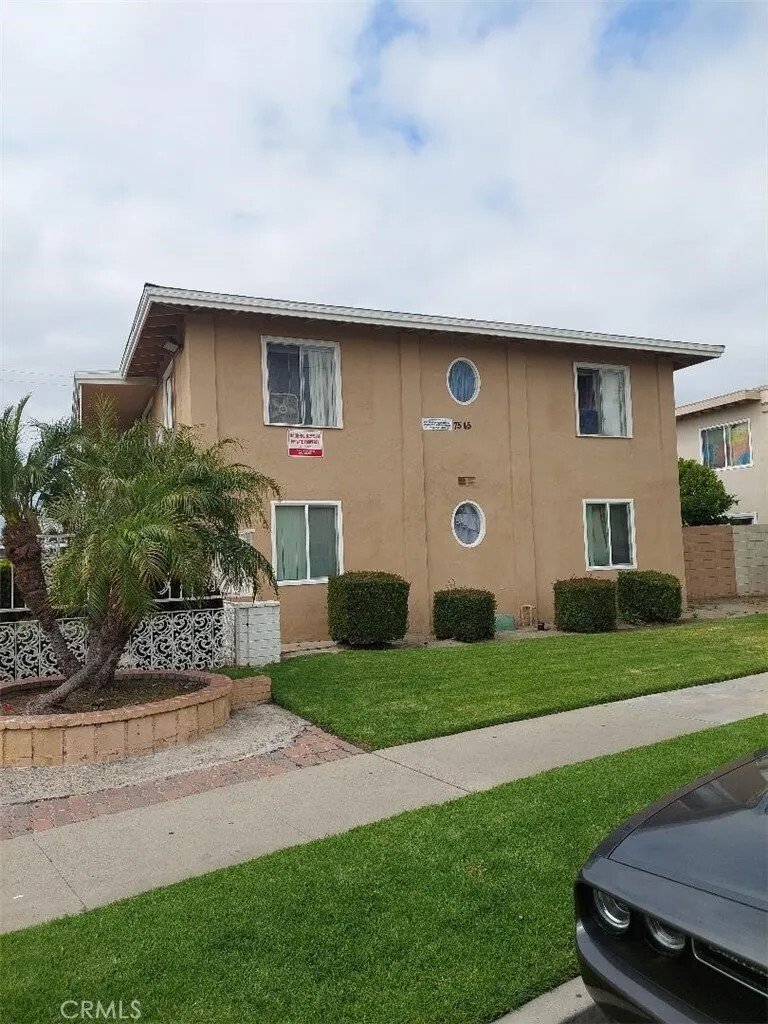 Buena Park, California, United States 4 - 16517478