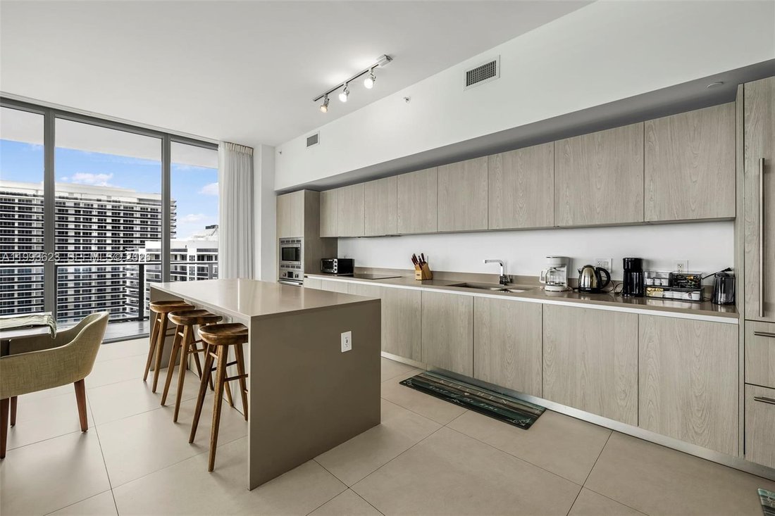 Condo in Hallandale Beach, Florida, United States 3 - 17613379