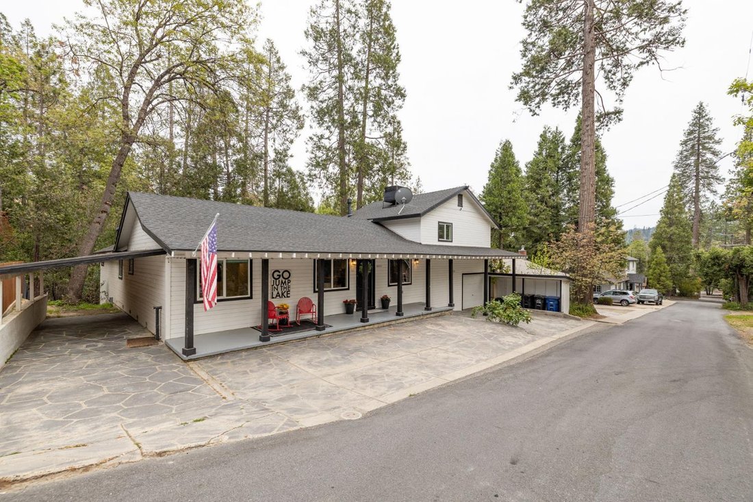 House in Bass Lake, California, United States 2 - 17602627