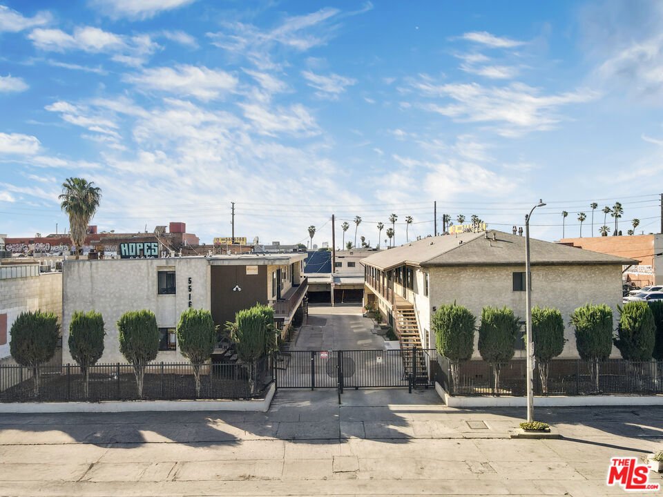 Los Angeles, California, United States 1 - 17606166