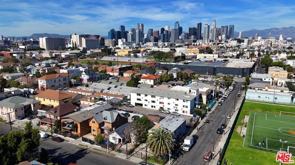 Los Angeles, California, United States 2 - 17606006
