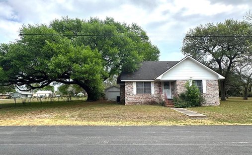 House in Bellville, Texas, United States 1