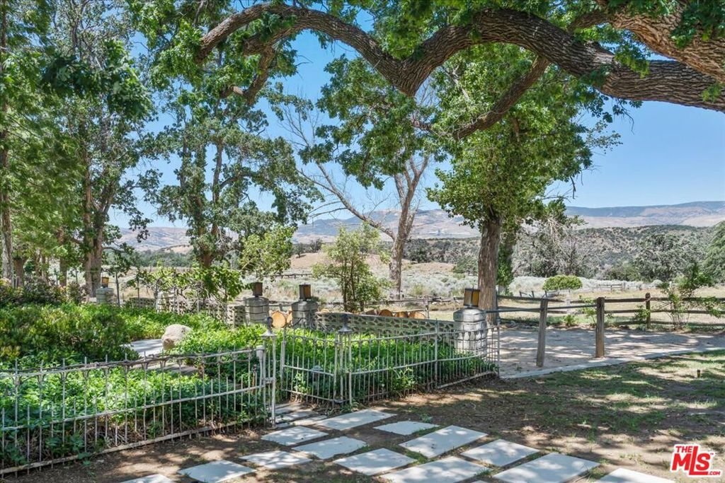 House in Lake Hughes, California, United States 4 - 17605982