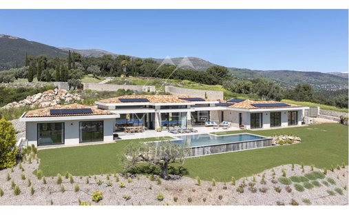 Villa in Nord, Roquefort-les-Pins, France 1