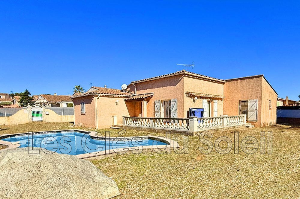 Villa in La Crau, Provence-Alpes-Côte d'Azur, France 1 - 17600276