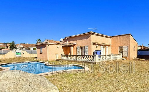 Villa in La Crau, Provence-Alpes-Côte d'Azur, France 1