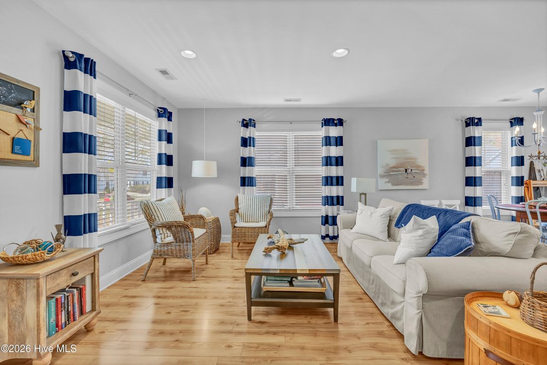 House in Oak Island, North Carolina, United States 4 - 17605536