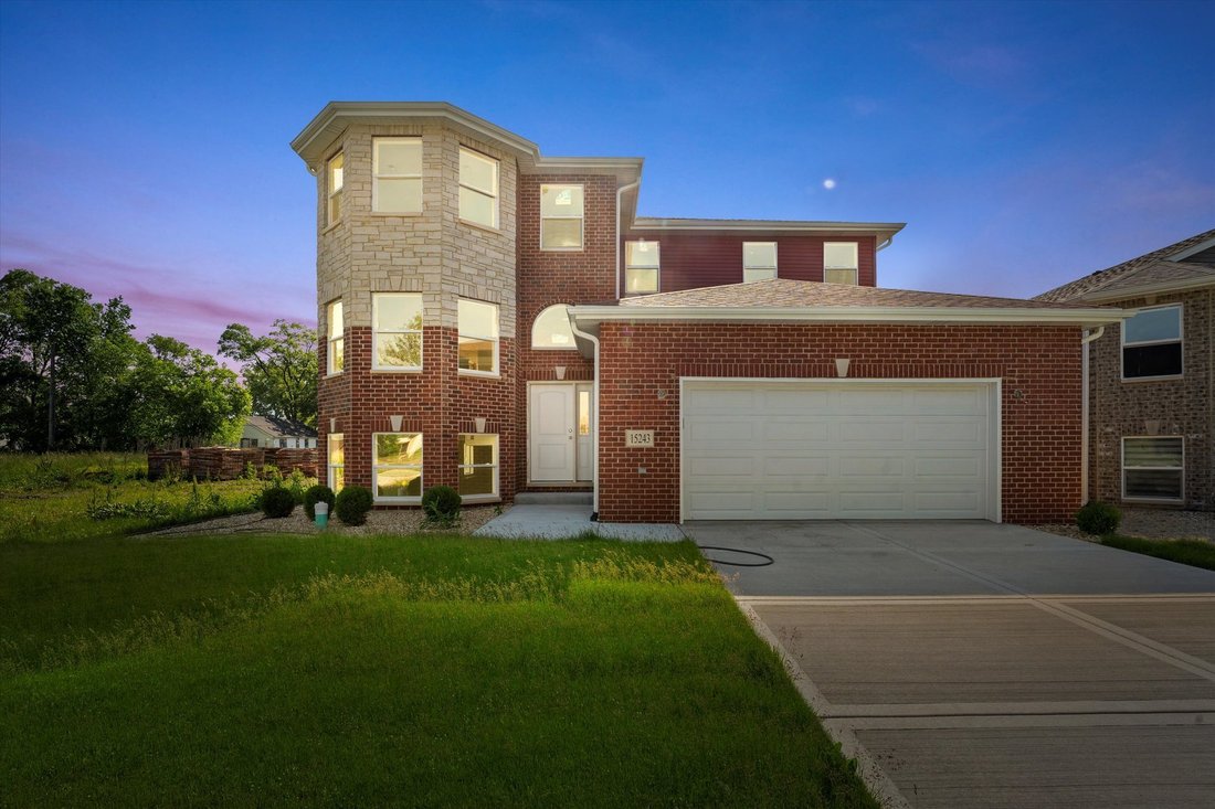 House in Phoenix, Illinois, United States 1 - 17608810