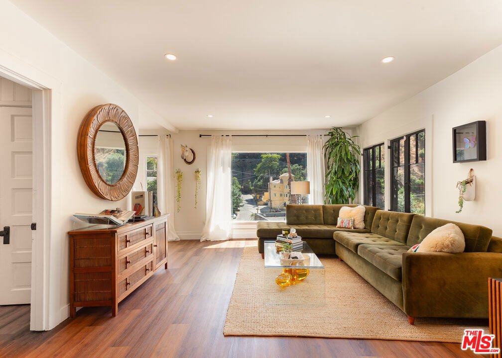 Los Angeles, California, United States 3 - 17605920