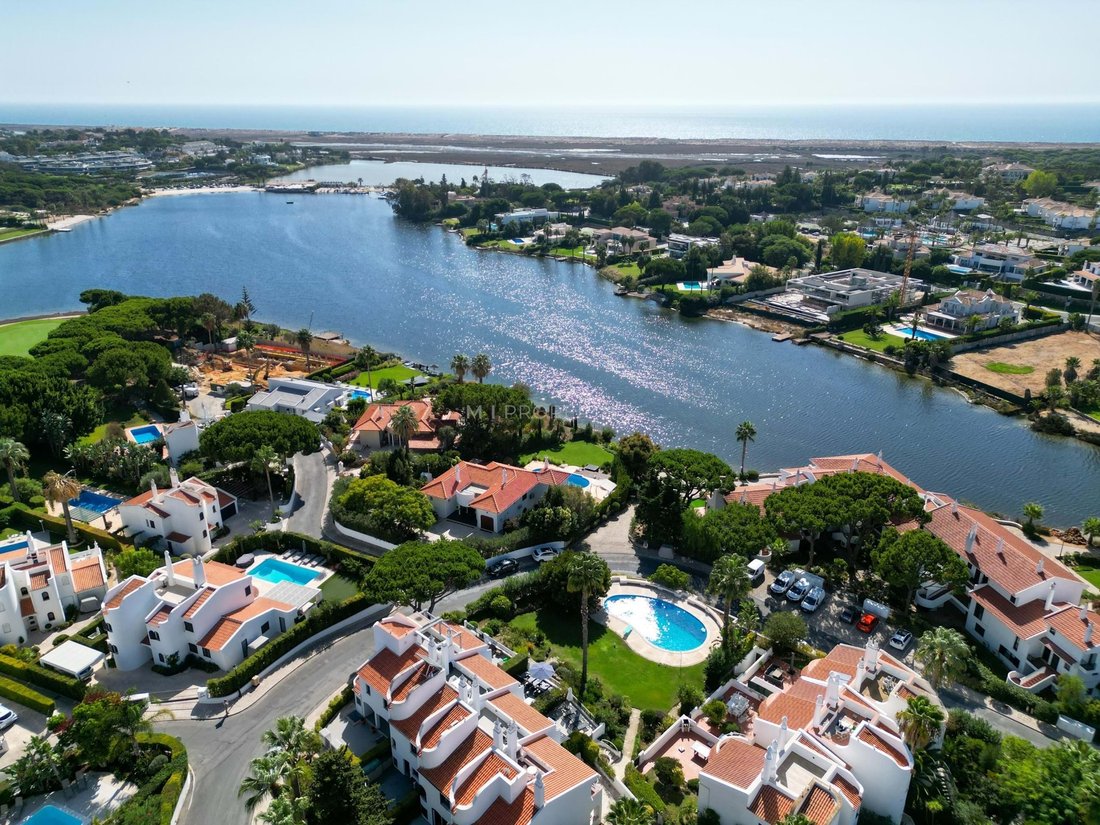 Townhouse in Quinta do Lago, Almancil, Portugal 1 - 17611550
