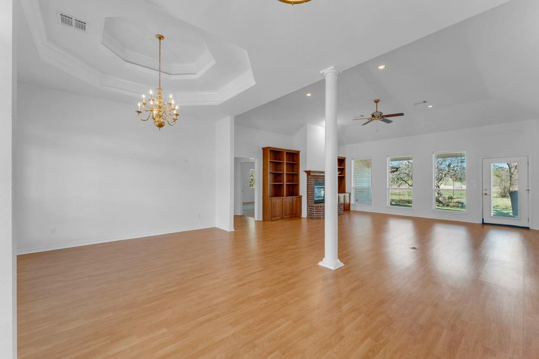 House in Burnet, Texas, United States 3 - 17609696