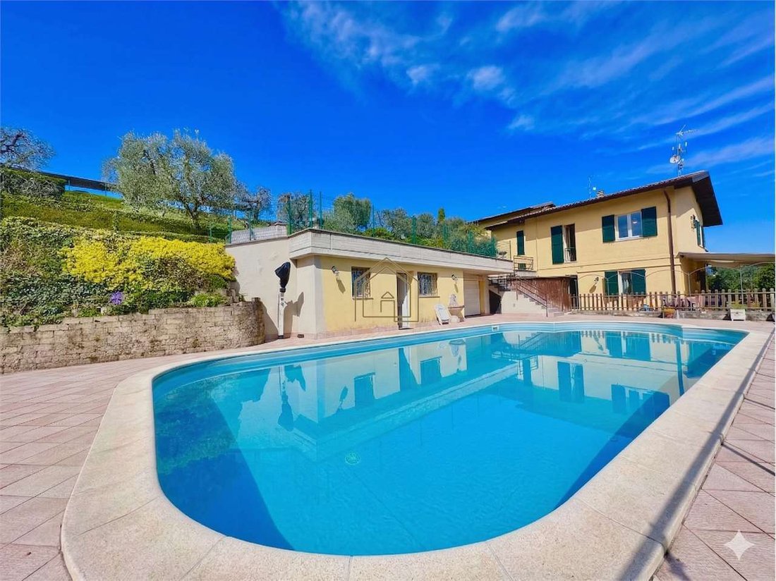 Villa in Padenghe sul Garda, Lombardy, Italy 4 - 17612179