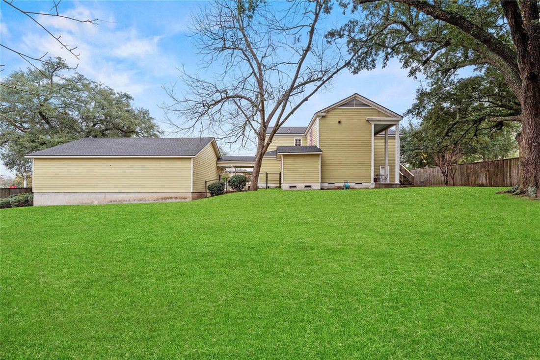 House in Huntsville, Texas, United States 2 - 17610941