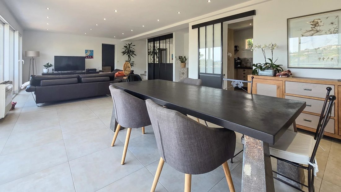 Villa in Les Issambres, Roquebrune-sur-Argens, France 4 - 17602416