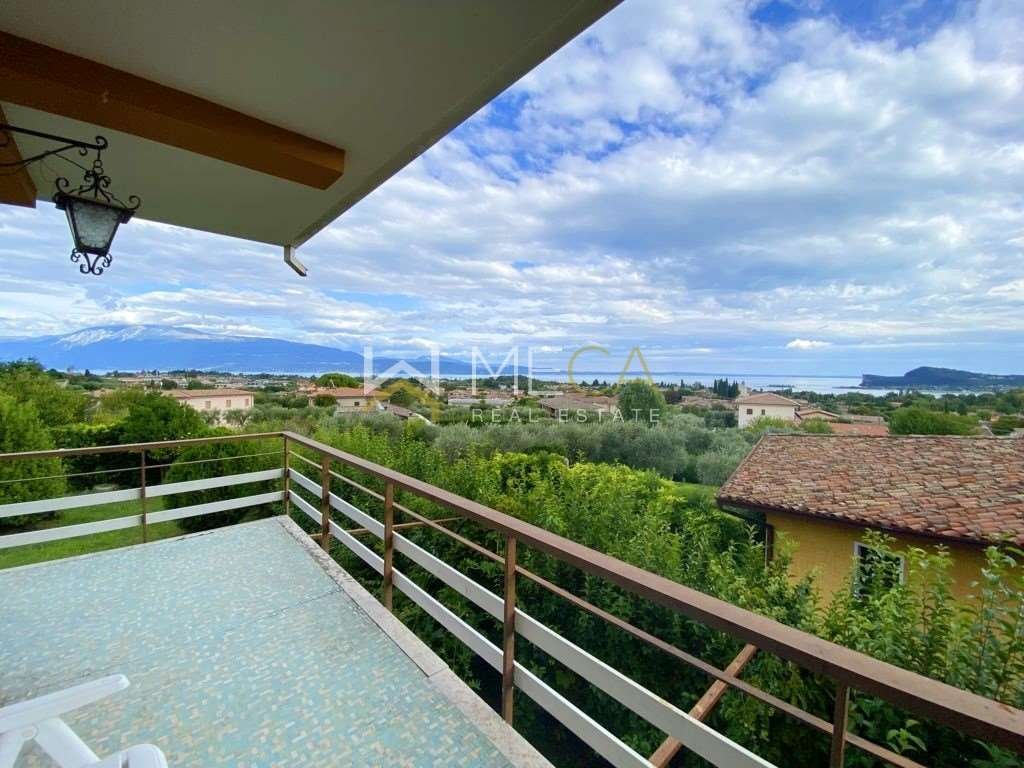 Villa in San Felice del Benaco, Lombardy, Italy 2 - 17612176