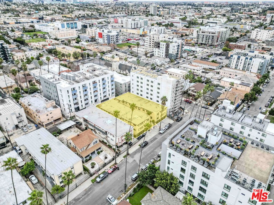 Los Angeles, California, United States 2 - 17605957