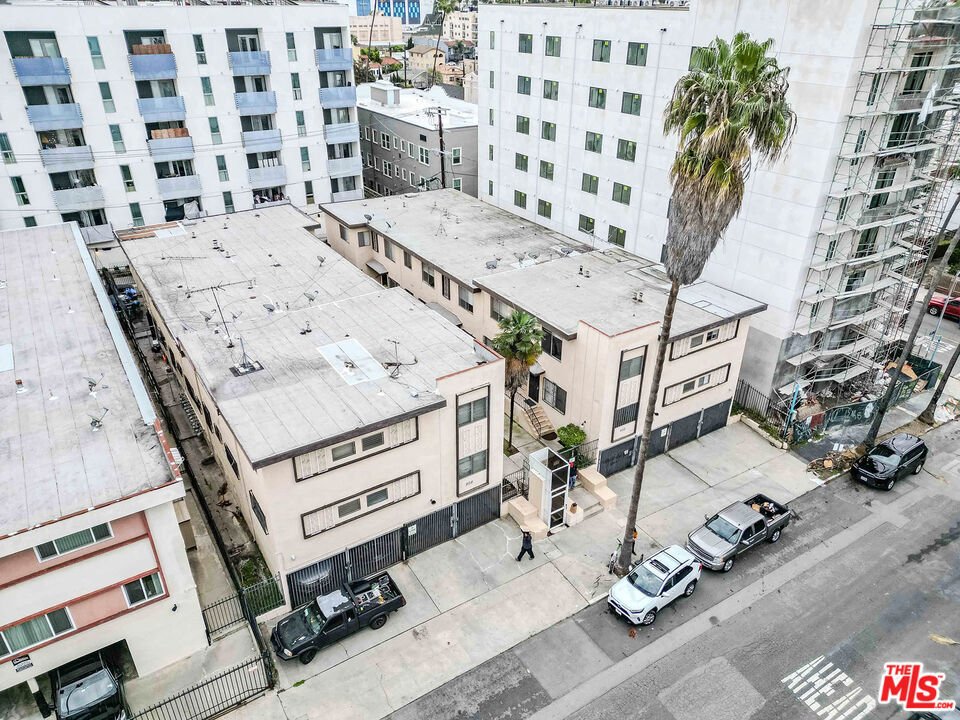 Los Angeles, California, United States 4 - 17606010