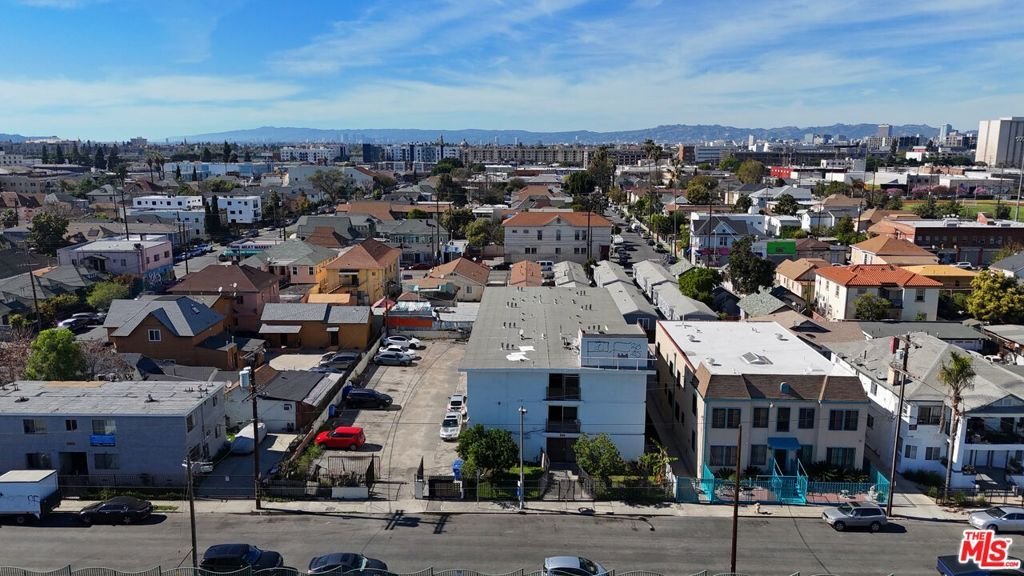 Los Angeles, California, United States 5 - 17606006