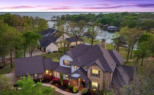 House in Gun Barrel City, Texas, United States 1