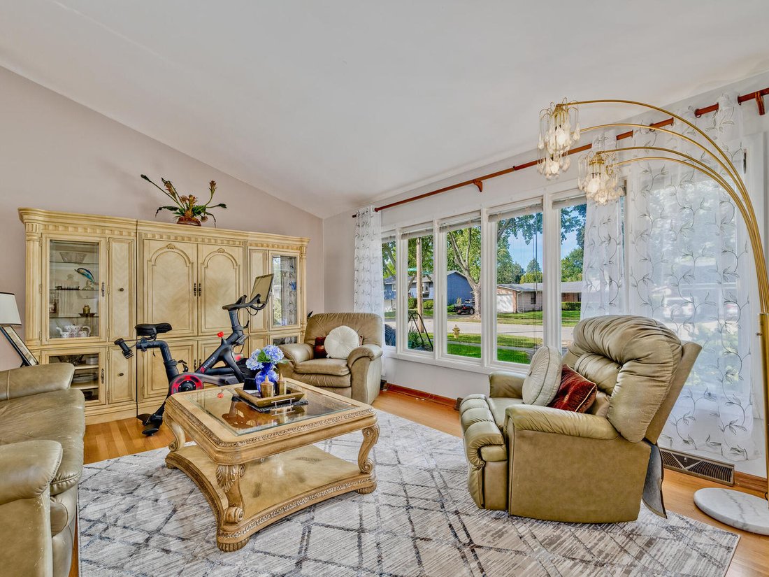 House in Mount Prospect, Illinois, United States 4 - 17607985