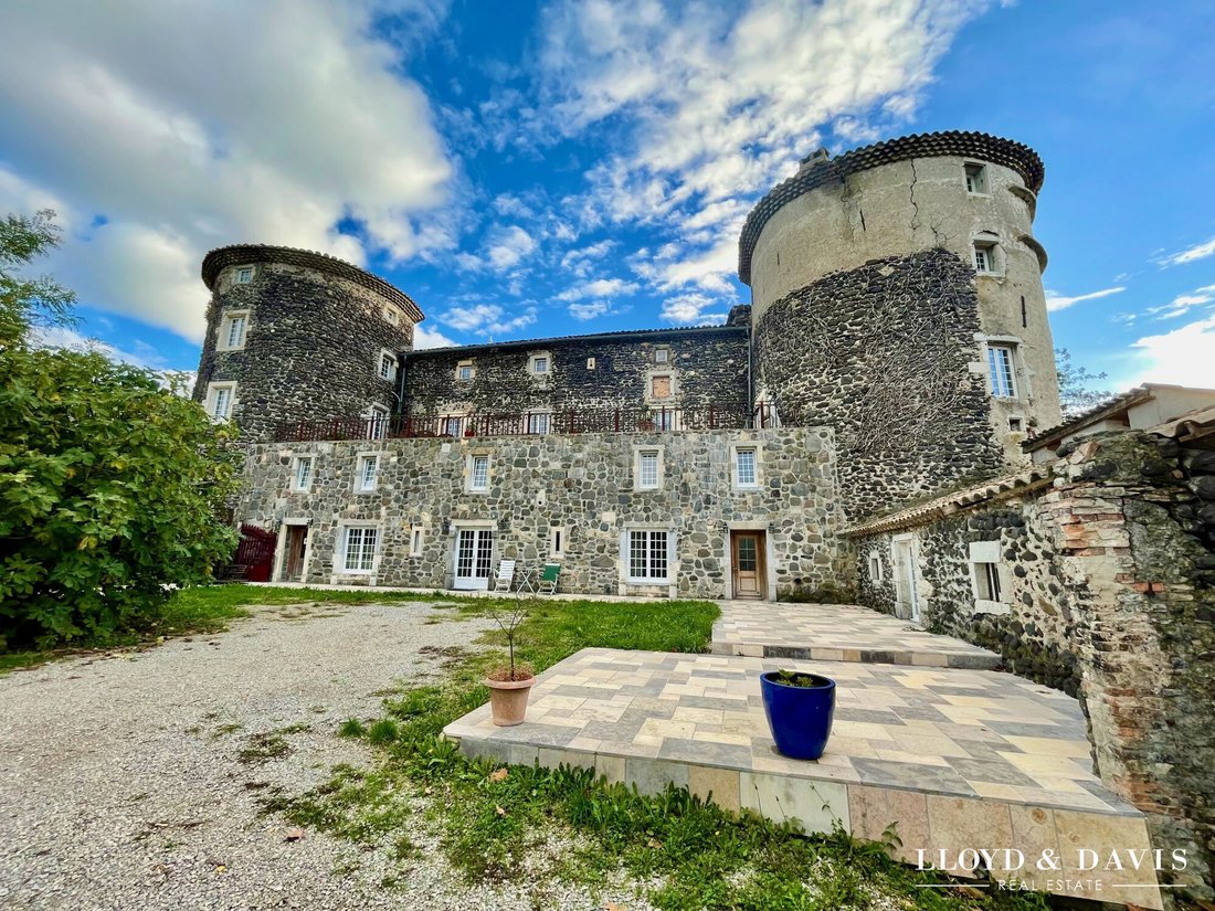 Chateau in Chomerac, Auvergne-Rhône-Alpes, France 4 - 17615149