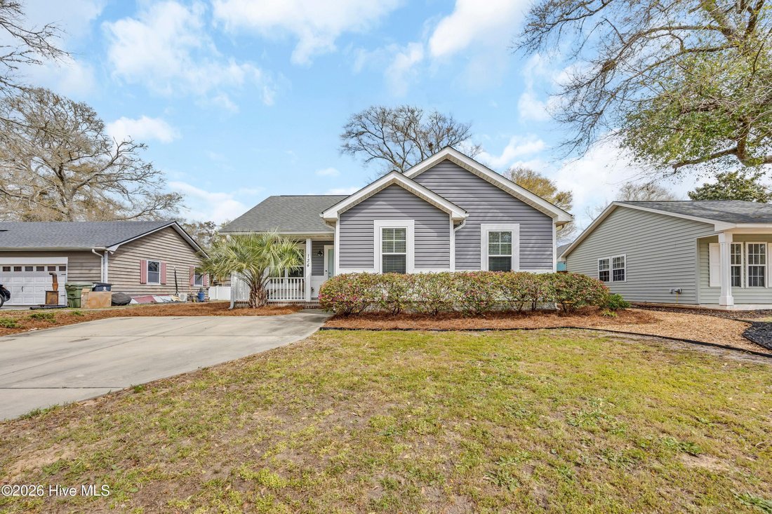 House in Oak Island, North Carolina, United States 1 - 17605536