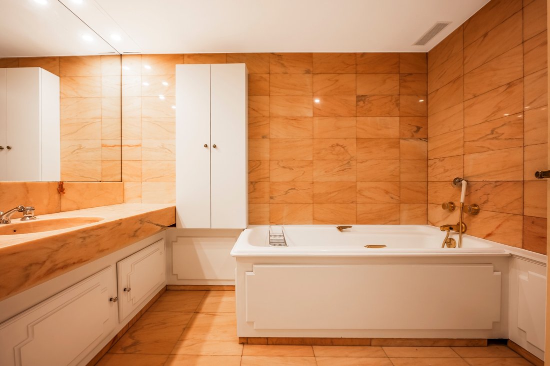 Apartment in Saint-Cloud, Ile-de-France, France 5 - 17612255