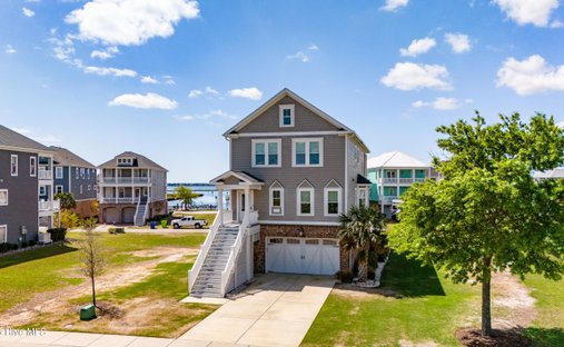 House in Broad Creek, North Carolina, United States 1