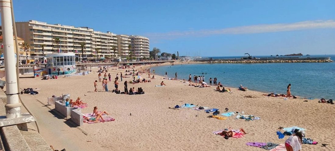 Apartment in Plateau Notre Dame Sud-Bord de mer-Beaurivage, Saint-Raphaël, France 3 - 17602412