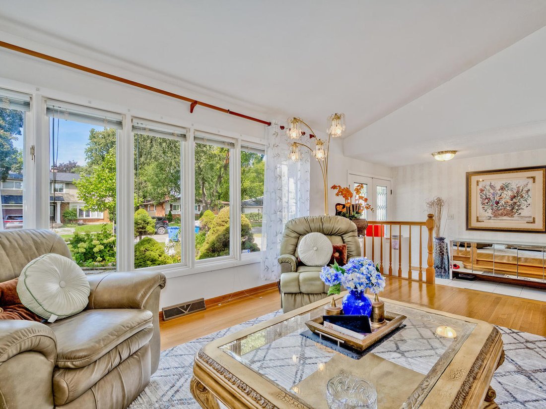 House in Mount Prospect, Illinois, United States 3 - 17607985