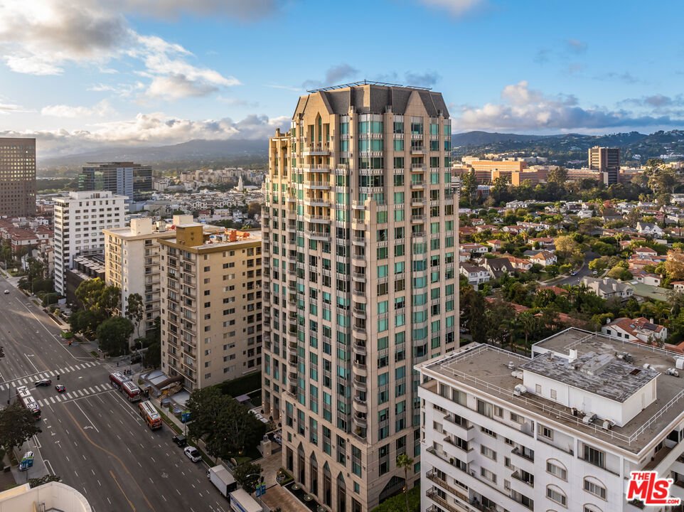 Condo in Los Angeles, California, United States 2 - 17606447