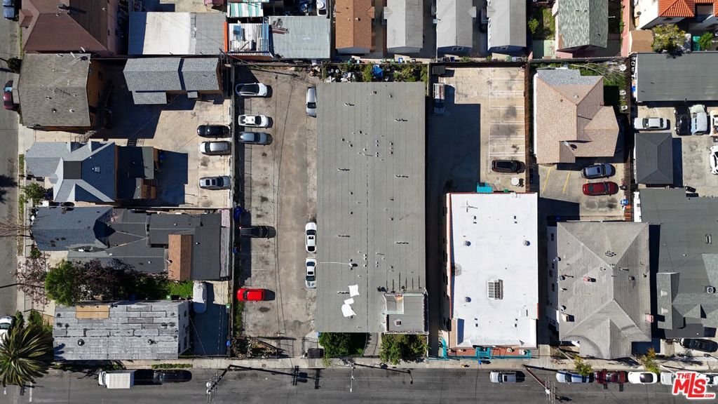 Los Angeles, California, United States 3 - 17606006