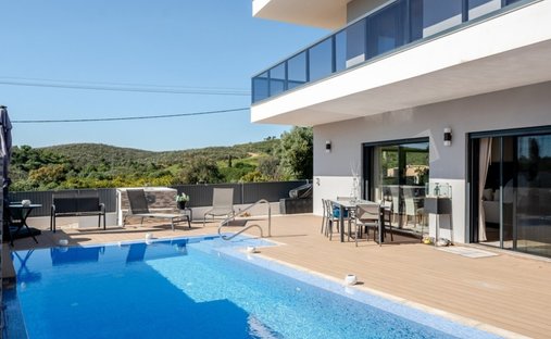 Villa in Mexilhoeira Grande, Algarve, Portugal 1