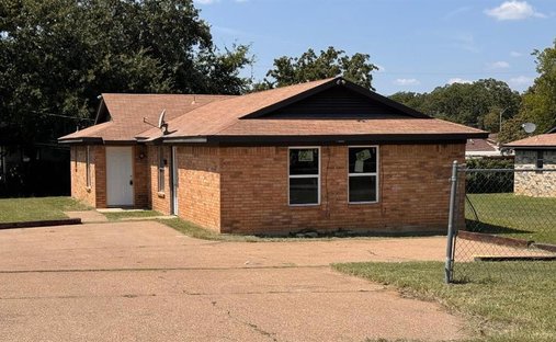 House in Forest Hill, Texas, United States 1