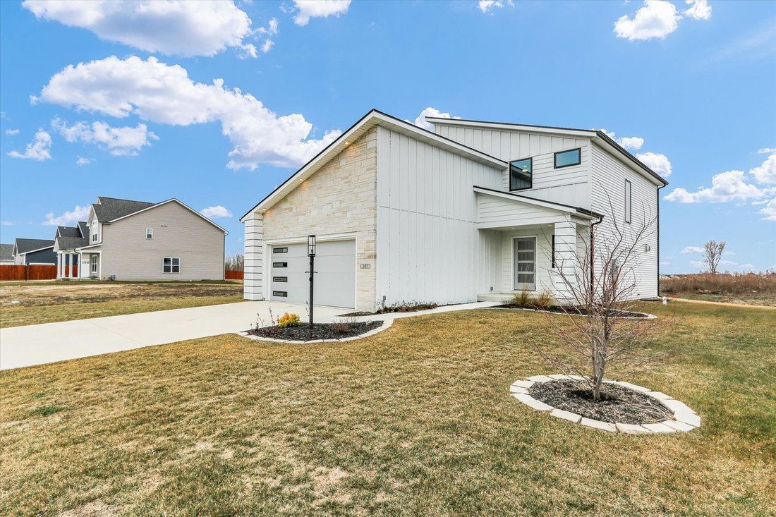 House in Savoy, Illinois, United States 2 - 17609181