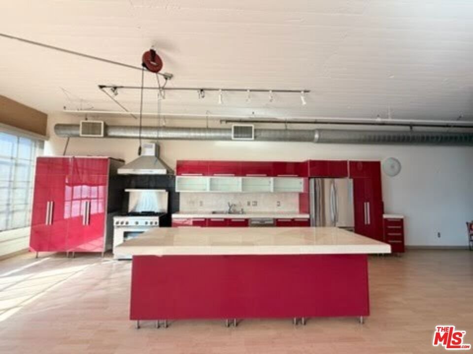 Condo in Los Angeles, California, United States 3 - 16687846