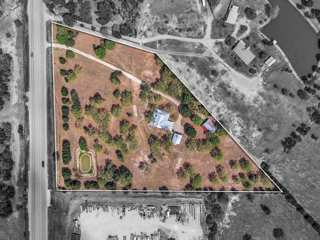 House in Giddings, Texas, United States 2 - 17609722