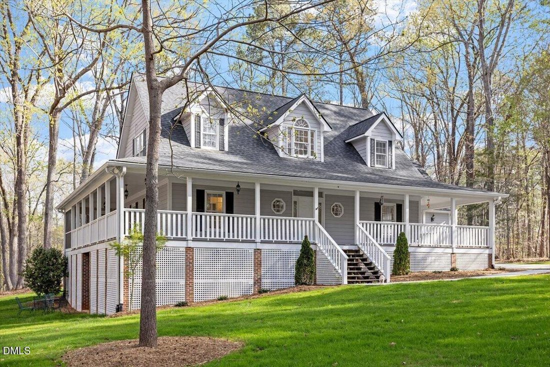 House in Hillsborough, North Carolina, United States 2 - 17602794